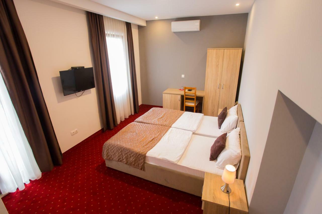 Hotel Hana โมสตาร์ ภายนอก รูปภาพ